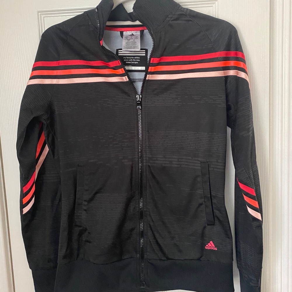 Adidas jacket size S